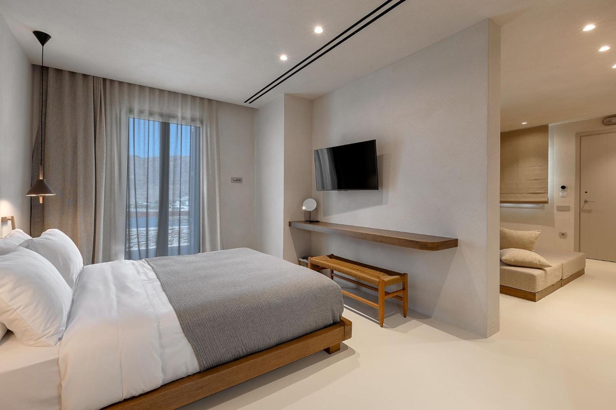 Yfes Hotel Китнос Екстериор снимка