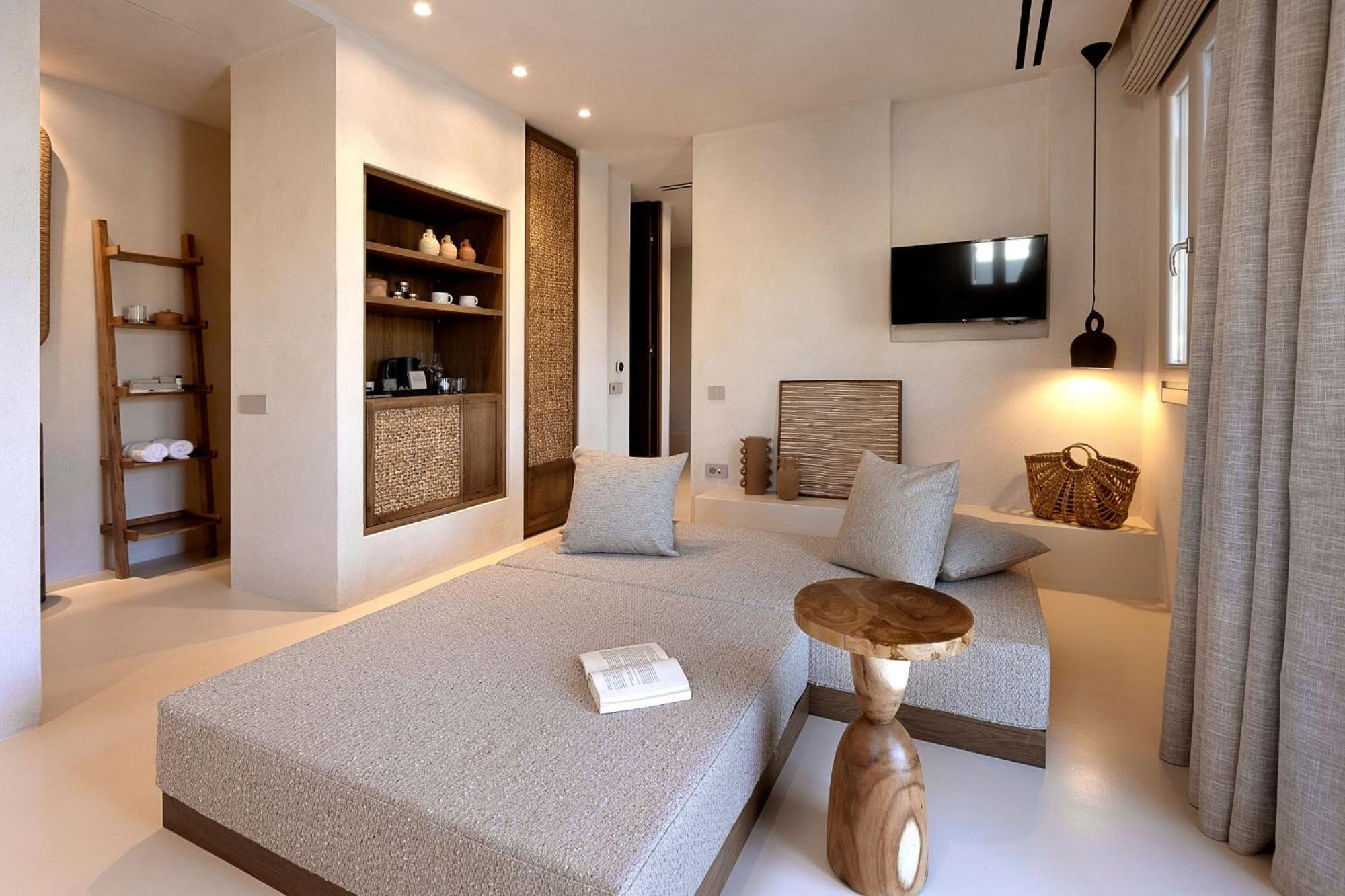 Yfes Hotel Китнос Екстериор снимка
