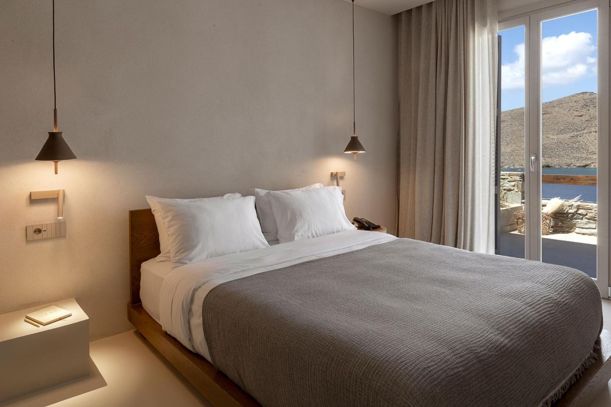 Yfes Hotel Китнос Екстериор снимка