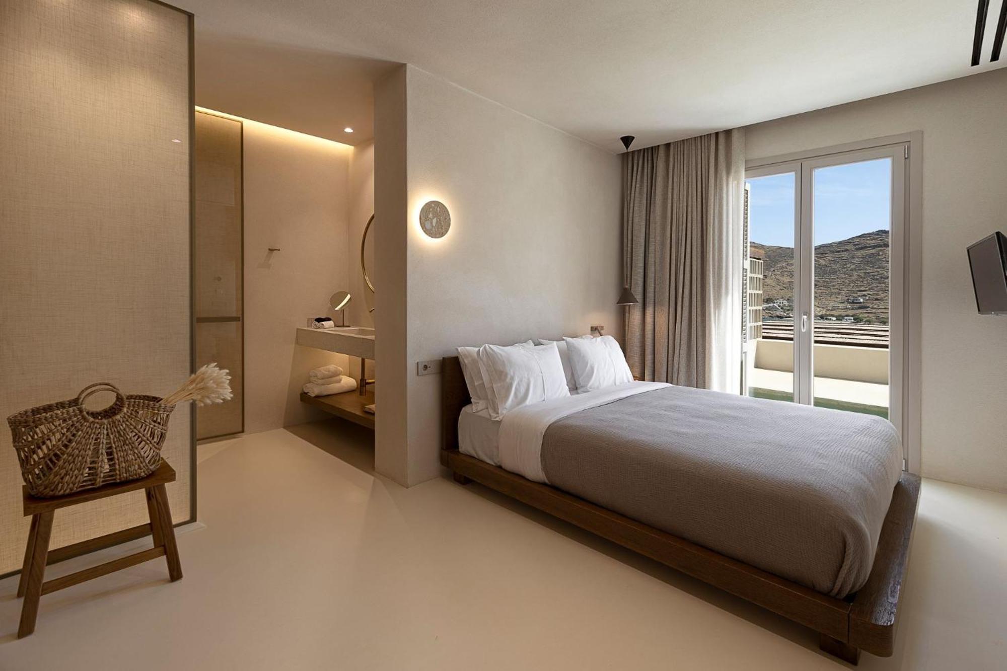 Yfes Hotel Китнос Екстериор снимка