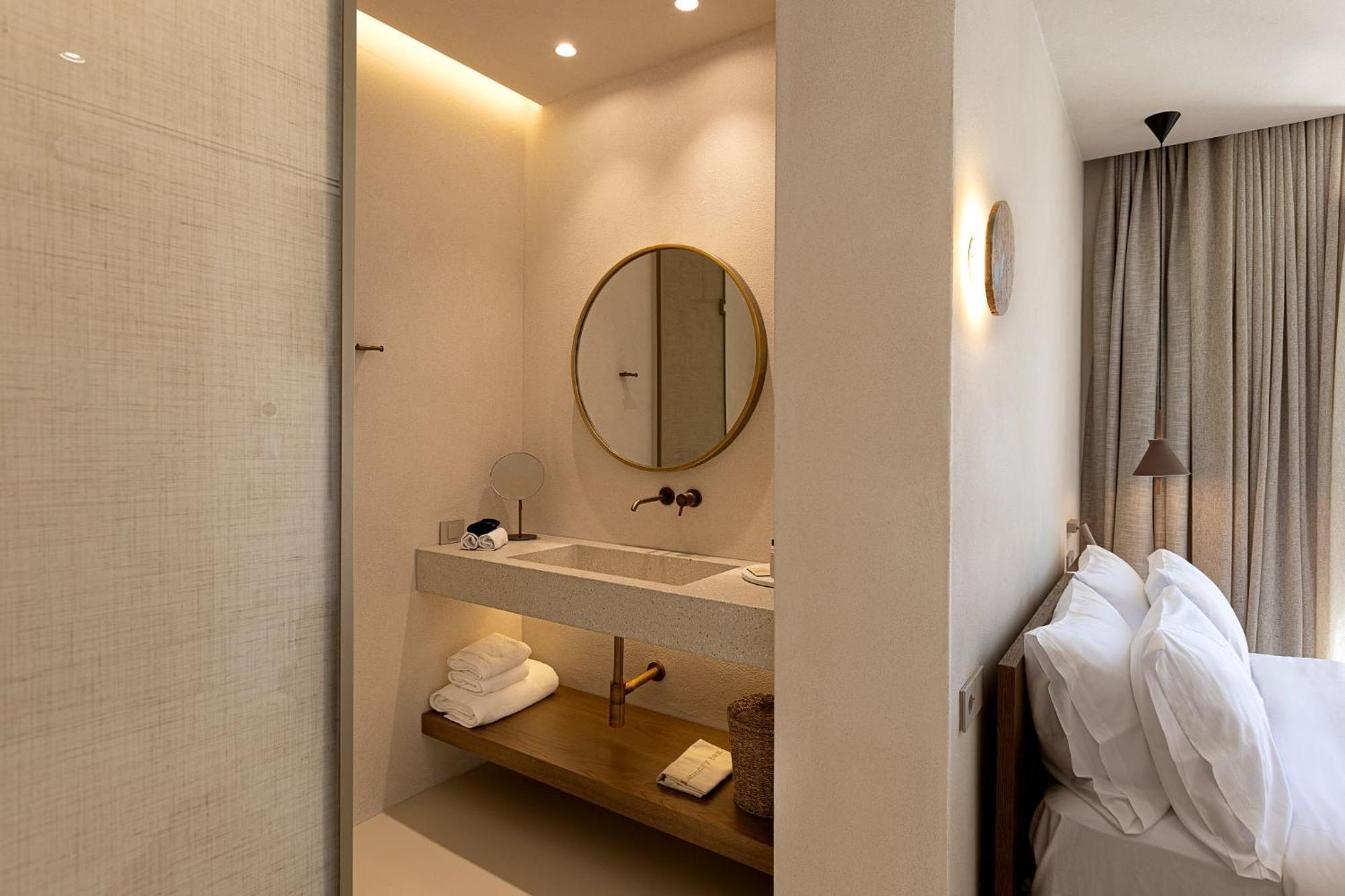 Yfes Hotel Китнос Екстериор снимка