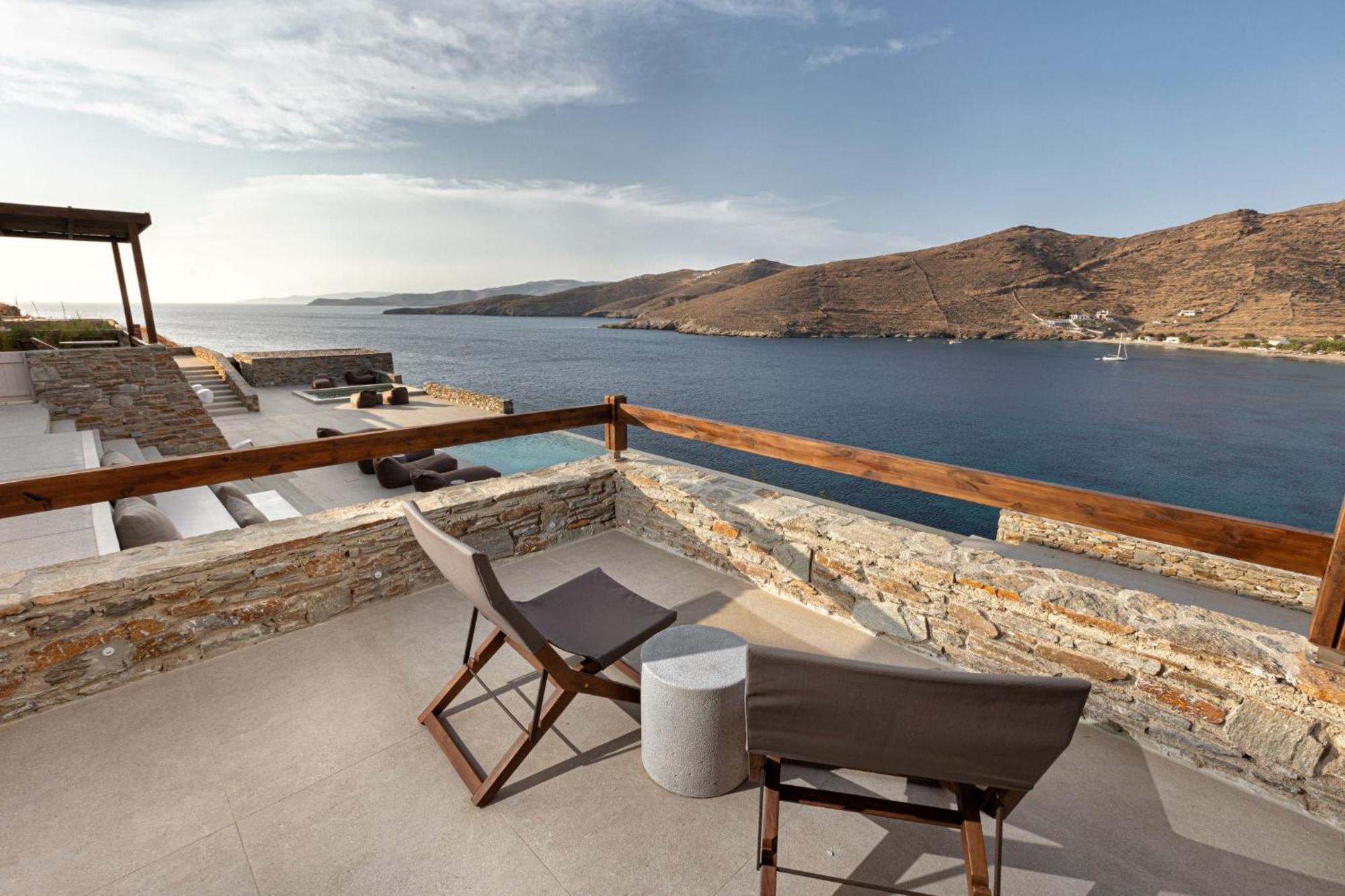 Yfes Hotel Китнос Екстериор снимка