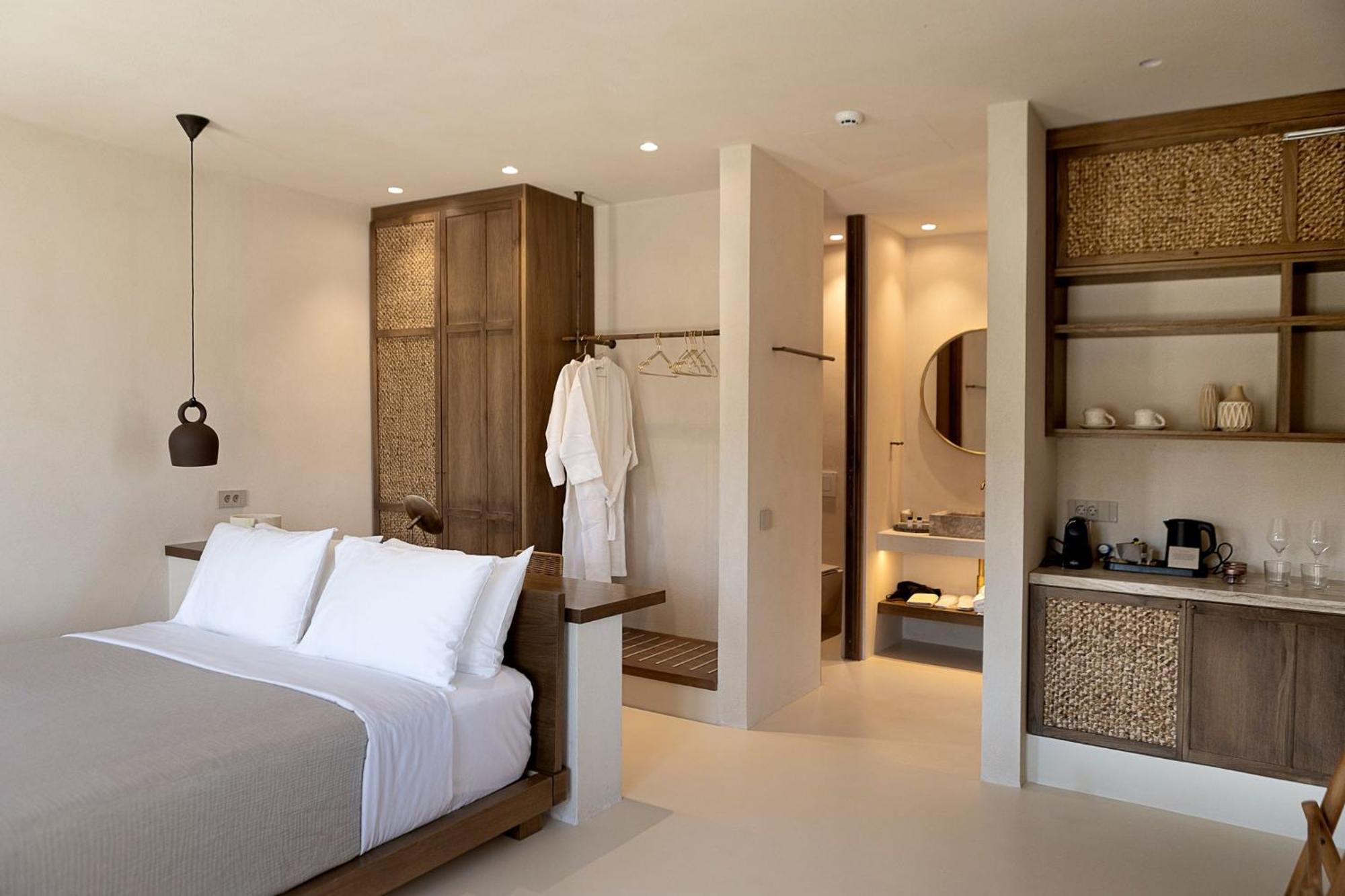 Yfes Hotel Китнос Екстериор снимка